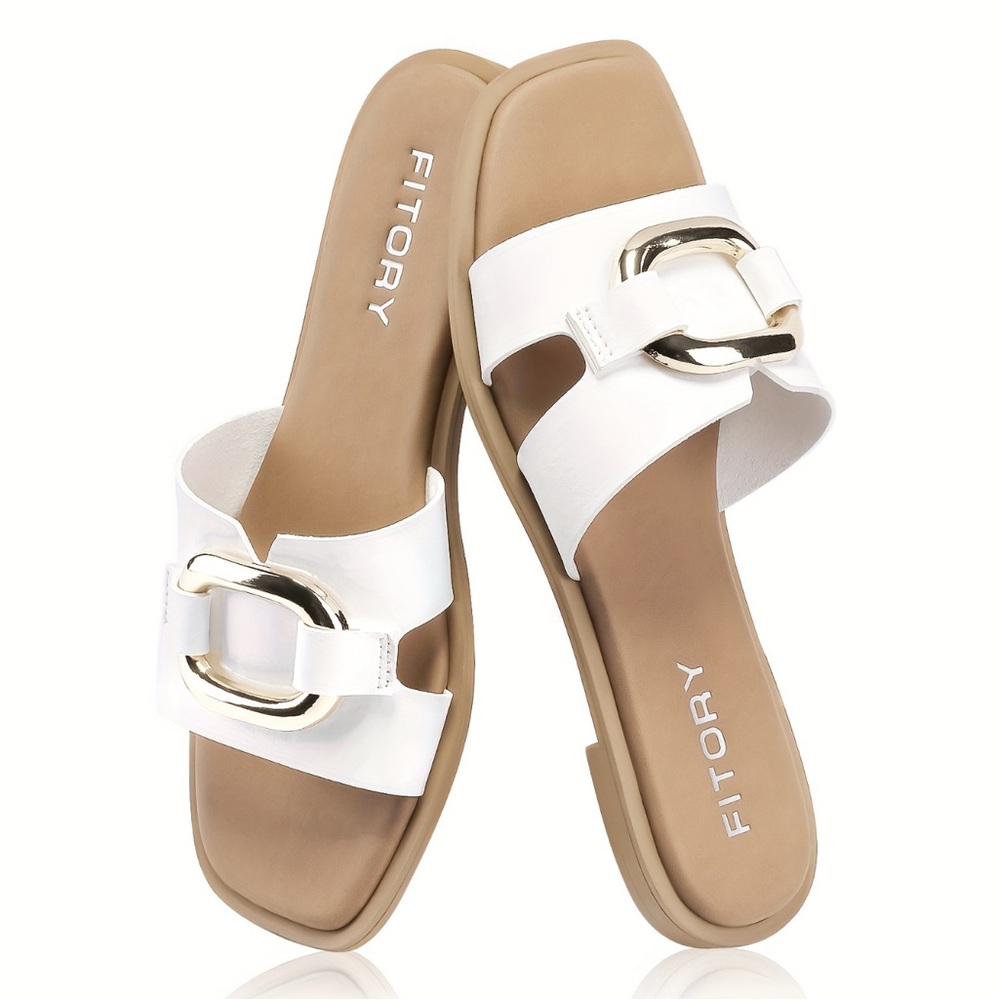 Flat sandals